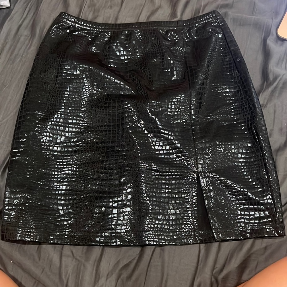 Forever 21 Black snake skin skirt size xs